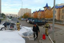 Автомобиль вспыхнул на парковке в Астане