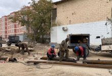 Аварию на теплосетях возле жилых домов устраняют в Актау