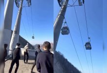 Подростки забросали снежками проезжающие кабинки на Шымбулаке