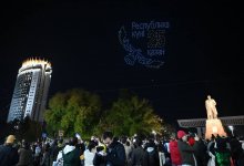 Пьяная дочь Баян Алагузовой перепутала шоу дронов с нашествием НЛО