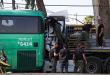 Грузовик врезался в людей на автобусной остановке