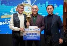 Лучшие мастера кия: турнир по бильярду прошел среди журналистов и писателей