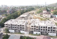 В Алматы сносят незаконный ЖК