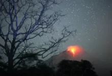 Мощное извержение вулкана произошло в Индонезии