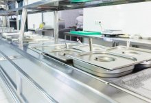 Свиными сосисками кормили детей в школе Павлодара