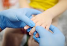 Двухлетнему ребенку нанесли травмы в детском центре Астаны, но дело закрыли