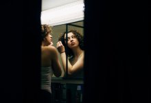 Зеркало раздора: алматинцы жалуются на новое заведение (ВИДЕО)