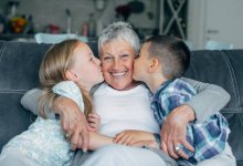 Казахстанка пыталась взыскать алименты с бабушки детей