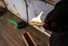 Житель Актобе поджег джинсы коллеги после отказа в отпуске