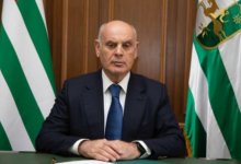 Президент Абхазии подал в отставку