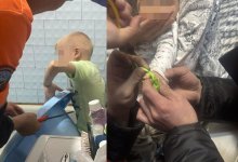 Спасатели Караганды и Петропавловска спасли двух малышей, сующих не туда пальцы