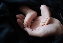 Пятимесячную дочь забил до смерти отец