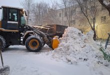 За день из Астаны вывезли свыше 1600 грузовиков со снегом