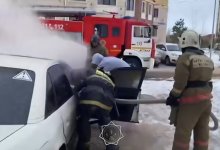 Машина загорелась во дворе одного из домов Астаны