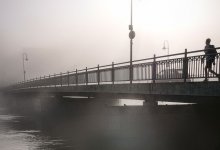 Турист выпрыгнул из круизного теплохода в холодную речку