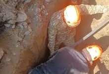 Ремонтника засыпало песком при монтаже канализации в Оше