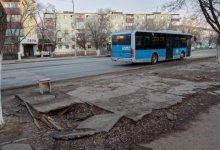 Где остановка?: сидеть на табуретке вынуждены жители Актобе