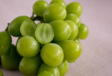 Корейский виноград "Шайн Мускат" резко подешевел