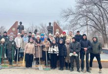 “Таза Қазақстан”: братскую могилу воинов ВОВ очистили волонтеры AMANAT