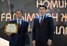 Елдосу Сметову подарили еще один миллион тенге