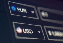 Нацбанк РК и обменники опубликовали курсы валют на 25 декабря