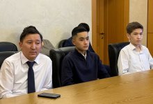 Девятиклассники потушили пожар в школе: их наградили в Астане