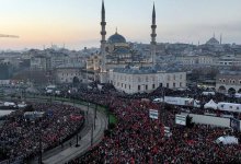 Жители Турции вышли на улицы с мощным протестом