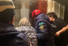 90-летняя бабушка стала заложницей своей квартиры в Кокшетау