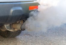 Есть правовая неопределенность: депутат о штрафе за прогрев машины более пяти минут