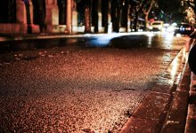 Дерзкое ограбление мужчины попало на видео в Алматы