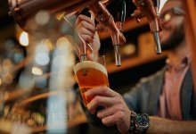 Налоговики и прокуроры подрались в пабе Атырау