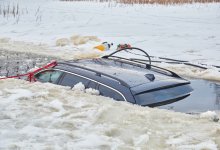 Авто с телами двух мужчин обнаружили в реке в ЗКО