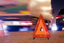 Автомобиль врезался в дерево на полном ходу в Жетысу