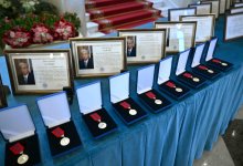 Токаев вручил награды сотрудникам силовых структур