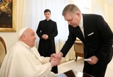 Папу Римского госпитализировали в больницу