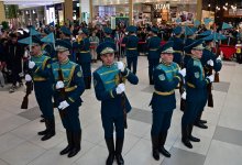 Песни Победы прозвучали в ТРЦ в Астане