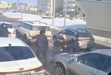 Кулачный бой на дороге устроили автомобилисты в Астане