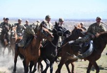 Военнослужащие Вооруженных сил состязались в кокпаре и джигитовке