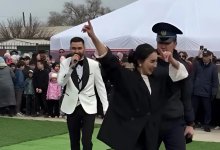 Амре позволил фанатке танцевать рядом, но девушку захейтили (ВИДЕО)