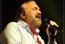 Певец умер прямо на сцене во время концерта на Кипре