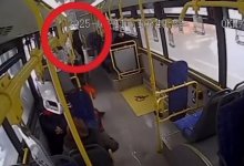 У жителя Астаны в автобусе украли телефон за полмиллиона тенге, пока он спал