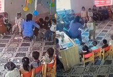 Воспитатель детсада избивала и щипала детей в Узбекистане