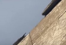 Сильный ветер сорвал крыши с шести зданий в Карагандинской области