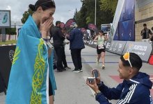 Казахстанец сделал предложение возлюбленной после бегового марафона в Турции