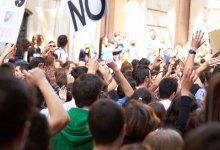 Вучич собрал сторонников на масштабном митинге
