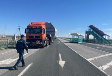 Грузовик разрушил пешеходный мост в Кызылординской области