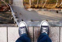 Парень хотел спрыгнуть с девятого этажа в Усть-Каменогорске