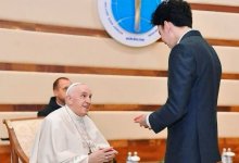 Димаш Кудайберген отреагировал на смерть Папы Римского Франциска