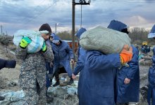 Укрепление дамбы продолжается в усиленном режиме в селе Тепличное СКО (ВИДЕО)