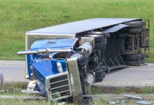 800 тысяч долларов рассыпались на трассе в США